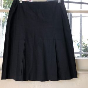 Club Monaco Black Skirt with Pleats-size 2